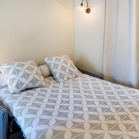 Appart. T 1 Bis, Centre Ville, Entierement Renove